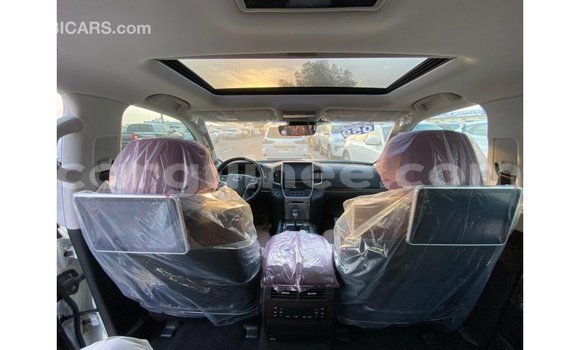 Buy Import Toyota Land Cruiser White Car in Import - Dubai in Conakry Buy Import Toyota Land Cruiser White Car in Import - Dubai in Conakry
