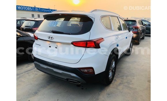 Acheter Import Voiture Hyundai Santa Fe Blanc à Import - Dubai, Conakry Acheter Import Voiture Hyundai Santa Fe Blanc à Import - Dubai, Conakry