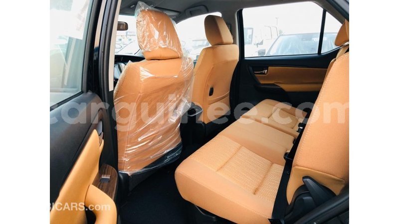 Big with watermark toyota fortuner conakry import dubai 6192