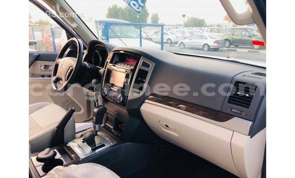 Buy Import Mitsubishi Pajero White Car in Import - Dubai in Conakry Buy Import Mitsubishi Pajero White Car in Import - Dubai in Conakry