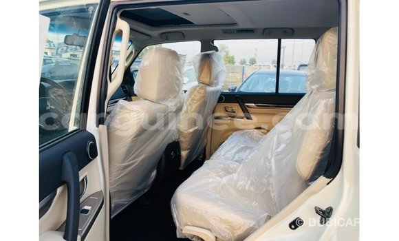 Buy Import Mitsubishi Pajero White Car in Import - Dubai in Conakry Buy Import Mitsubishi Pajero White Car in Import - Dubai in Conakry