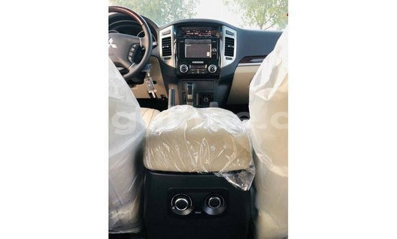 Buy Import Mitsubishi Pajero White Car in Import - Dubai in Conakry Buy Import Mitsubishi Pajero White Car in Import - Dubai in Conakry