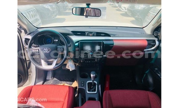 Buy Import Toyota Hilux White Car in Import - Dubai in Conakry Buy Import Toyota Hilux White Car in Import - Dubai in Conakry