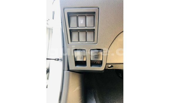Buy Import Toyota Hilux White Car in Import - Dubai in Conakry Buy Import Toyota Hilux White Car in Import - Dubai in Conakry