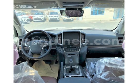 Buy Import Toyota Land Cruiser White Car in Import - Dubai in Conakry Buy Import Toyota Land Cruiser White Car in Import - Dubai in Conakry