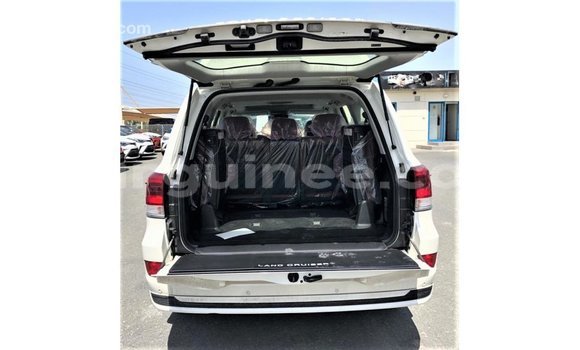 Buy Import Toyota Land Cruiser White Car in Import - Dubai in Conakry Buy Import Toyota Land Cruiser White Car in Import - Dubai in Conakry