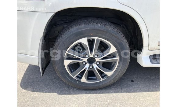 Buy Import Toyota Land Cruiser White Car in Import - Dubai in Conakry Buy Import Toyota Land Cruiser White Car in Import - Dubai in Conakry
