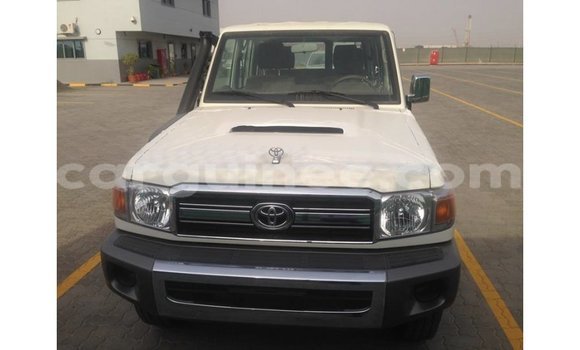 Acheter Import Voiture Toyota Land Cruiser Blanc à Import - Dubai, Conakry Acheter Import Voiture Toyota Land Cruiser Blanc à Import - Dubai, Conakry