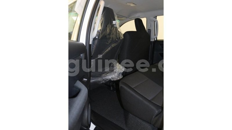 Big with watermark toyota hilux conakry import dubai 6207