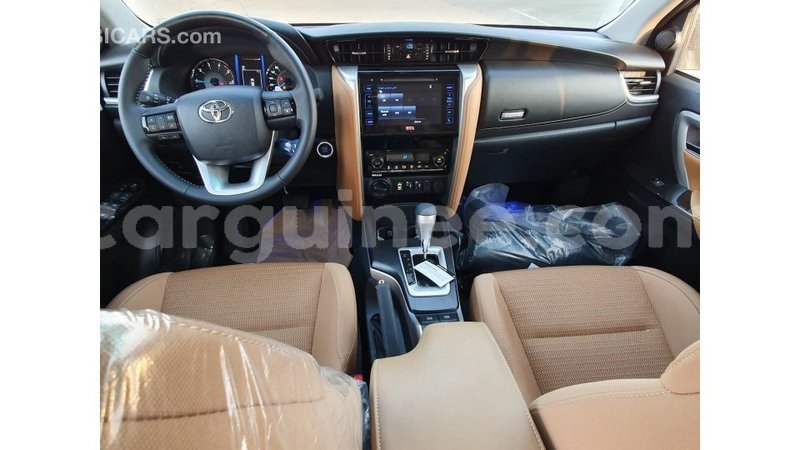 Big with watermark toyota fortuner conakry import dubai 6208