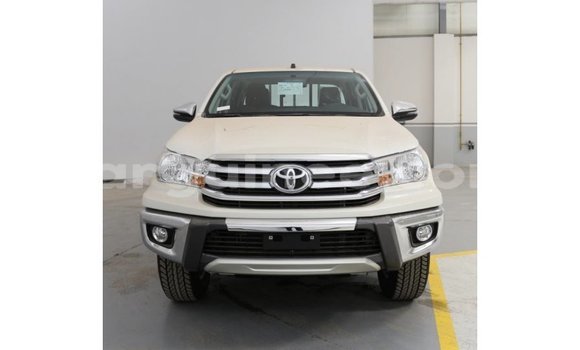 Acheter Import Voiture Toyota Hilux Blanc à Import - Dubai, Conakry