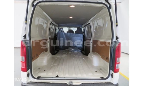 Buy Import Toyota Hiace White Car in Import - Dubai in Conakry Buy Import Toyota Hiace White Car in Import - Dubai in Conakry