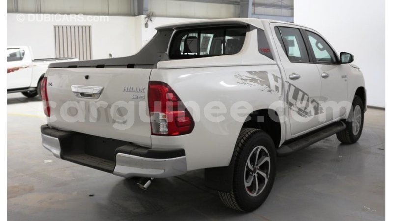 Big with watermark toyota hilux conakry import dubai 6214