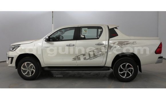 Acheter Import Voiture Toyota Hilux Blanc à Import - Dubai, Conakry Acheter Import Voiture Toyota Hilux Blanc à Import - Dubai, Conakry