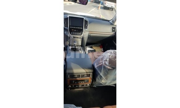 Acheter Import Voiture Toyota Land Cruiser Noir à Import - Dubai, Conakry Acheter Import Voiture Toyota Land Cruiser Noir à Import - Dubai, Conakry