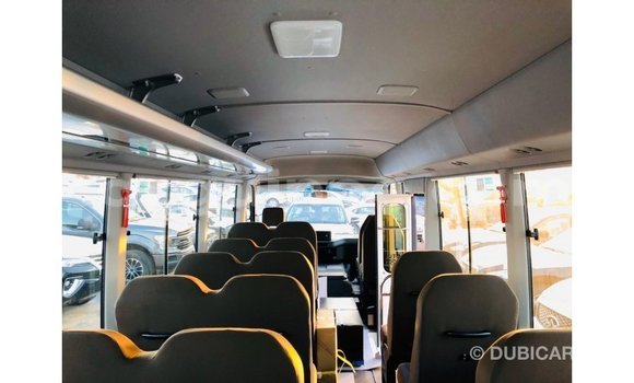 Acheter Import Voiture Toyota Coaster Blanc à Import - Dubai, Conakry Acheter Import Voiture Toyota Coaster Blanc à Import - Dubai, Conakry
