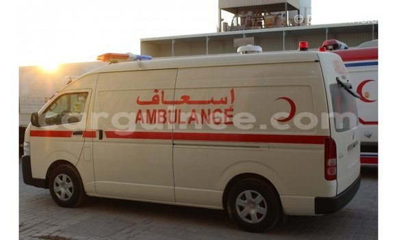 Acheter Import Voiture Toyota Hiace Blanc à Import - Dubai, Conakry Acheter Import Voiture Toyota Hiace Blanc à Import - Dubai, Conakry