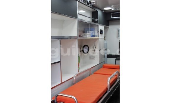 Acheter Import Voiture Toyota Hiace Blanc à Import - Dubai, Conakry Acheter Import Voiture Toyota Hiace Blanc à Import - Dubai, Conakry