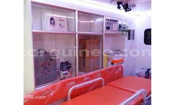 Acheter Import Voiture Toyota Hiace Blanc à Import - Dubai, Conakry Acheter Import Voiture Toyota Hiace Blanc à Import - Dubai, Conakry