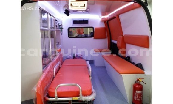 Acheter Import Voiture Toyota Hiace Blanc à Import - Dubai, Conakry Acheter Import Voiture Toyota Hiace Blanc à Import - Dubai, Conakry