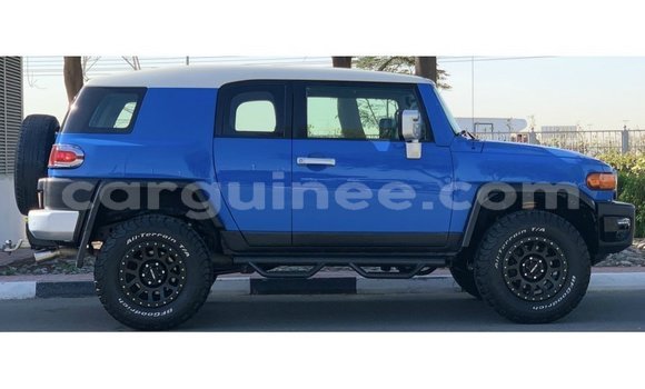 Acheter Import Voiture Toyota FJ Cruiser Bleu à Import - Dubai, Conakry Acheter Import Voiture Toyota FJ Cruiser Bleu à Import - Dubai, Conakry