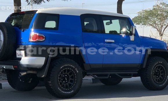 Acheter Import Voiture Toyota FJ Cruiser Bleu à Import - Dubai, Conakry Acheter Import Voiture Toyota FJ Cruiser Bleu à Import - Dubai, Conakry