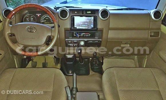 Acheter Import Voiture Toyota Land Cruiser Beige à Import - Dubai, Conakry Acheter Import Voiture Toyota Land Cruiser Beige à Import - Dubai, Conakry
