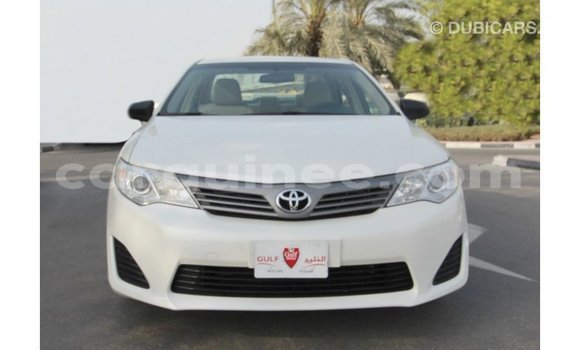 Acheter Import Voiture Toyota Camry Blanc à Import - Dubai, Conakry Acheter Import Voiture Toyota Camry Blanc à Import - Dubai, Conakry