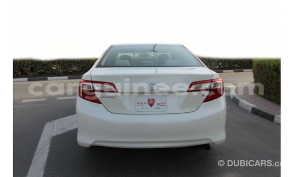 Acheter Import Voiture Toyota Camry Blanc à Import - Dubai, Conakry Acheter Import Voiture Toyota Camry Blanc à Import - Dubai, Conakry