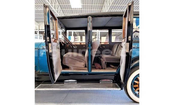 Buy Import Buick Electra Blue Car in Import - Dubai in Conakry Buy Import Buick Electra Blue Car in Import - Dubai in Conakry