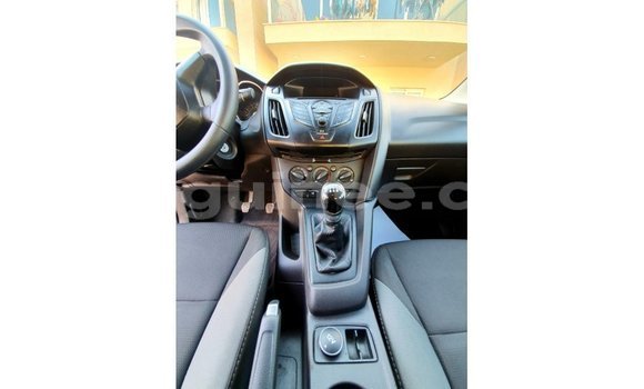 Acheter Import Voiture Ford Focus Blanc à Import - Dubai, Conakry Acheter Import Voiture Ford Focus Blanc à Import - Dubai, Conakry