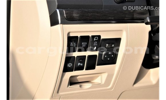 Acheter Import Voiture Toyota Land Cruiser Noir à Import - Dubai, Conakry Acheter Import Voiture Toyota Land Cruiser Noir à Import - Dubai, Conakry