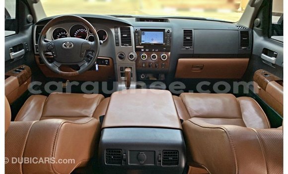 Acheter Import Voiture Toyota Tundra Blanc à Import - Dubai, Conakry Acheter Import Voiture Toyota Tundra Blanc à Import - Dubai, Conakry