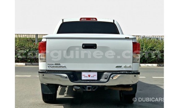 Acheter Import Voiture Toyota Tundra Blanc à Import - Dubai, Conakry Acheter Import Voiture Toyota Tundra Blanc à Import - Dubai, Conakry