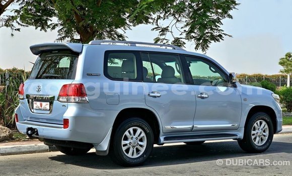 Acheter Import Voiture Toyota Land Cruiser Bleu à Import - Dubai, Conakry Acheter Import Voiture Toyota Land Cruiser Bleu à Import - Dubai, Conakry