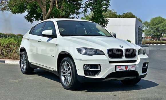 Buy Import BMW X6 White Car in Import - Dubai in Conakry