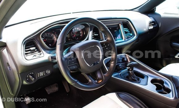 Acheter Import Voiture Dodge Challenger Blanc à Import - Dubai, Conakry Acheter Import Voiture Dodge Challenger Blanc à Import - Dubai, Conakry