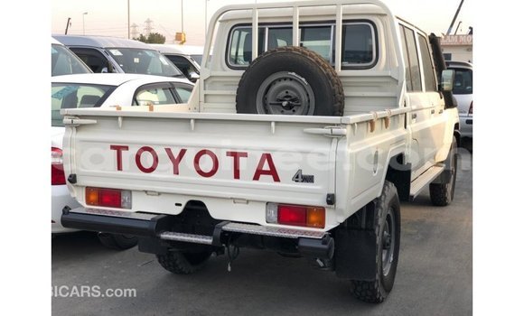 Acheter Import Voiture Toyota Land Cruiser Blanc à Import - Dubai, Conakry Acheter Import Voiture Toyota Land Cruiser Blanc à Import - Dubai, Conakry