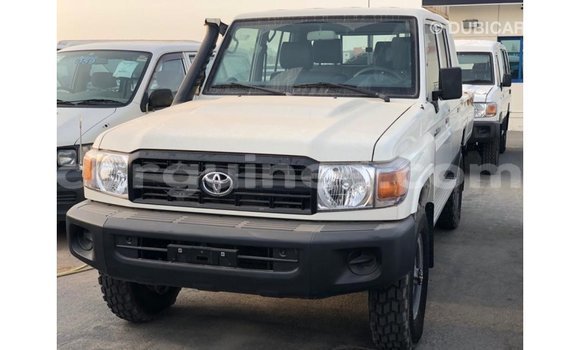 Acheter Import Voiture Toyota Land Cruiser Blanc à Import - Dubai, Conakry Acheter Import Voiture Toyota Land Cruiser Blanc à Import - Dubai, Conakry