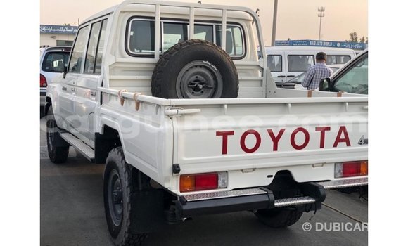 Acheter Import Voiture Toyota Land Cruiser Blanc à Import - Dubai, Conakry Acheter Import Voiture Toyota Land Cruiser Blanc à Import - Dubai, Conakry