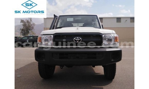Acheter Import Voiture Toyota Land Cruiser Blanc à Import - Dubai, Conakry Acheter Import Voiture Toyota Land Cruiser Blanc à Import - Dubai, Conakry