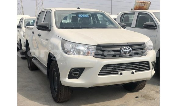 Acheter Import Voiture Toyota Hilux Blanc à Import - Dubai, Conakry