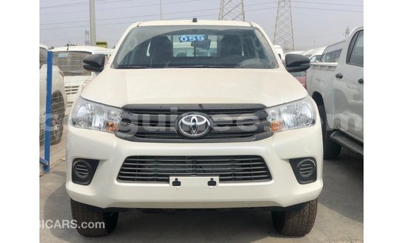 Acheter Import Voiture Toyota Hilux Blanc à Import - Dubai, Conakry Acheter Import Voiture Toyota Hilux Blanc à Import - Dubai, Conakry