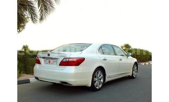 Acheter Import Voiture Lexus LS Blanc à Import - Dubai, Conakry Acheter Import Voiture Lexus LS Blanc à Import - Dubai, Conakry
