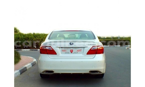 Acheter Import Voiture Lexus LS Blanc à Import - Dubai, Conakry Acheter Import Voiture Lexus LS Blanc à Import - Dubai, Conakry