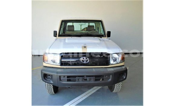 Buy Import Toyota Land Cruiser Beige Car in Import - Dubai in Conakry Buy Import Toyota Land Cruiser Beige Car in Import - Dubai in Conakry