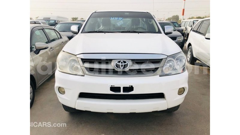 Big with watermark toyota fortuner conakry import dubai 6279