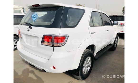 Acheter Import Voiture Toyota Fortuner Blanc à Import - Dubai, Conakry Acheter Import Voiture Toyota Fortuner Blanc à Import - Dubai, Conakry