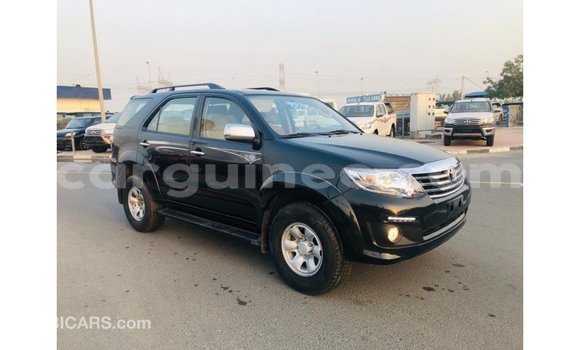 Acheter Import Voiture Toyota Fortuner Noir à Import - Dubai, Conakry Acheter Import Voiture Toyota Fortuner Noir à Import - Dubai, Conakry