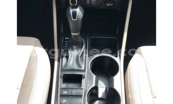 Acheter Import Voiture Hyundai Tucson Rouge à Import - Dubai, Conakry Acheter Import Voiture Hyundai Tucson Rouge à Import - Dubai, Conakry